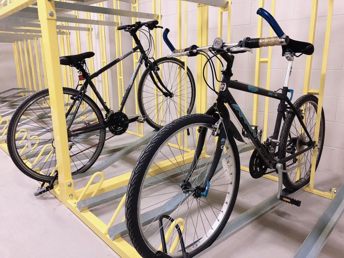 15 ideas para guardar bicicletas en el garaje 13