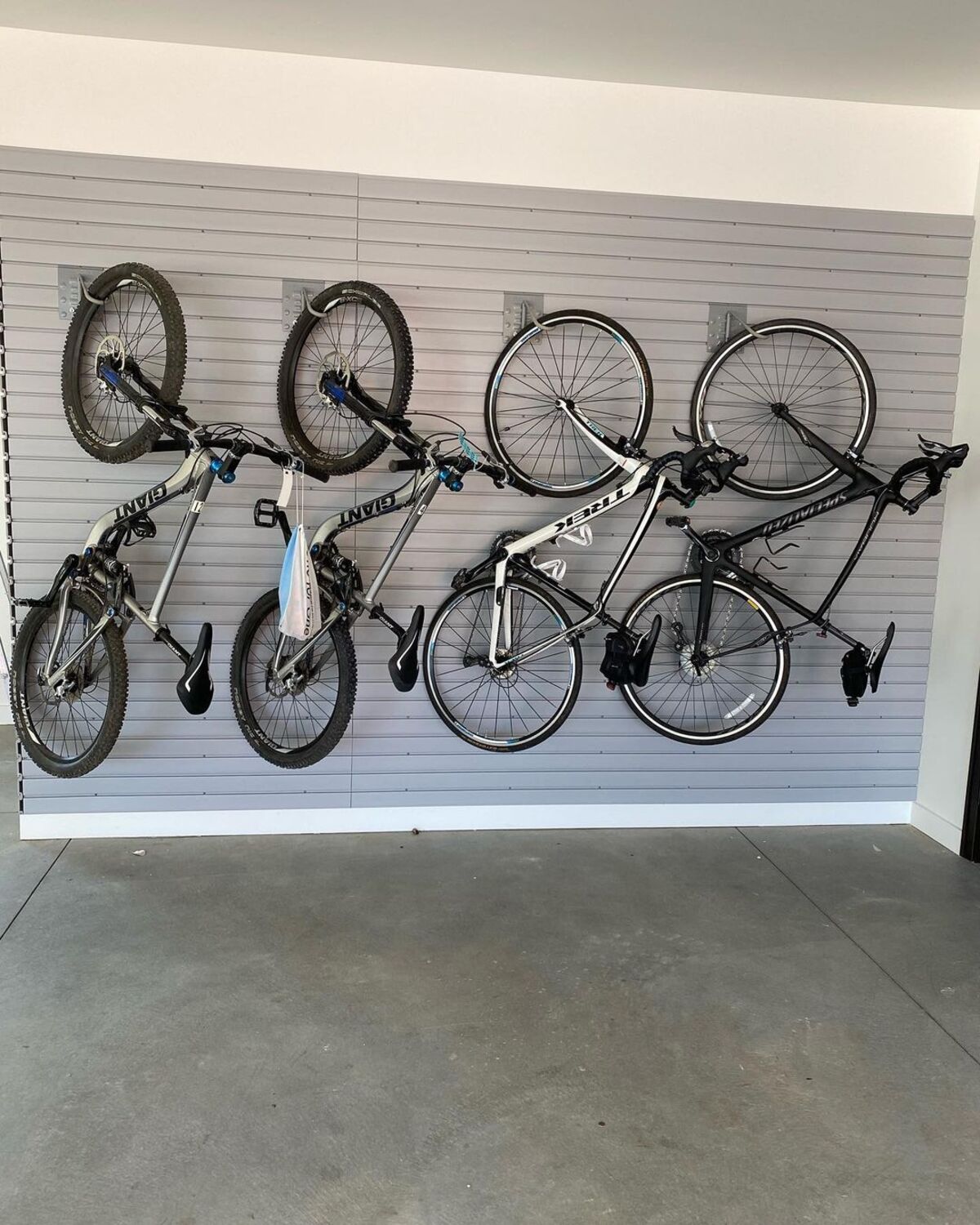 15 ideas para guardar bicicletas en el garaje 5