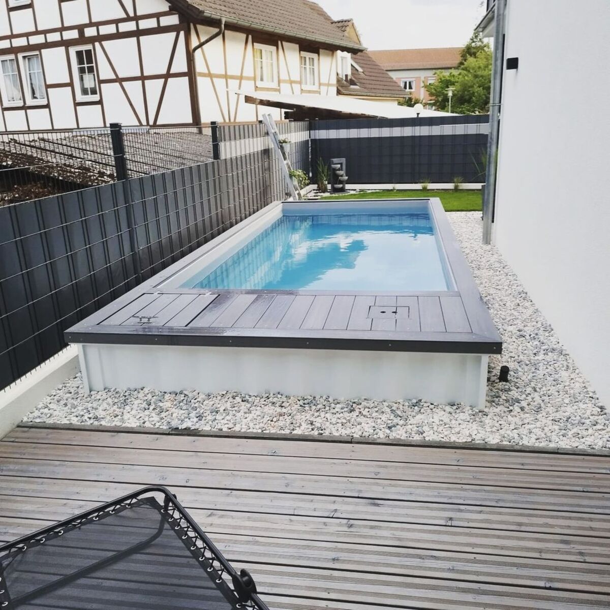 17 patio trasero por encima de las ideas de la piscina de tierra 10