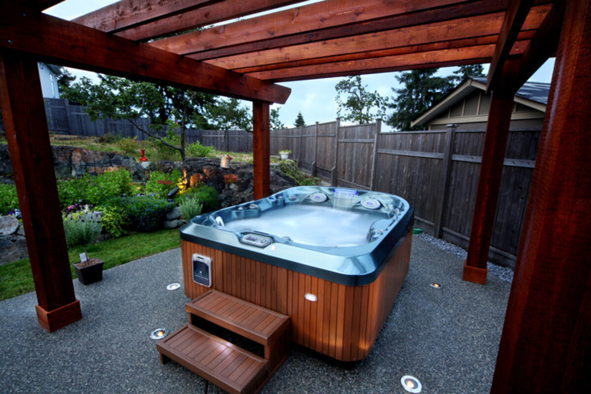 18 ideas para un patio con jacuzzi 8