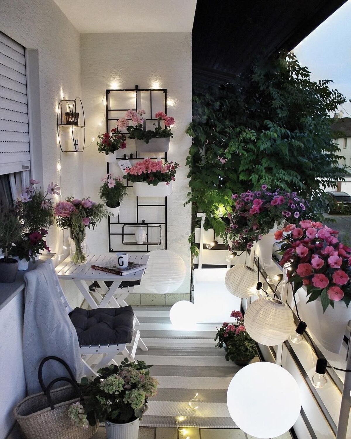 19 ideas de decoración de balcones pequeños 18