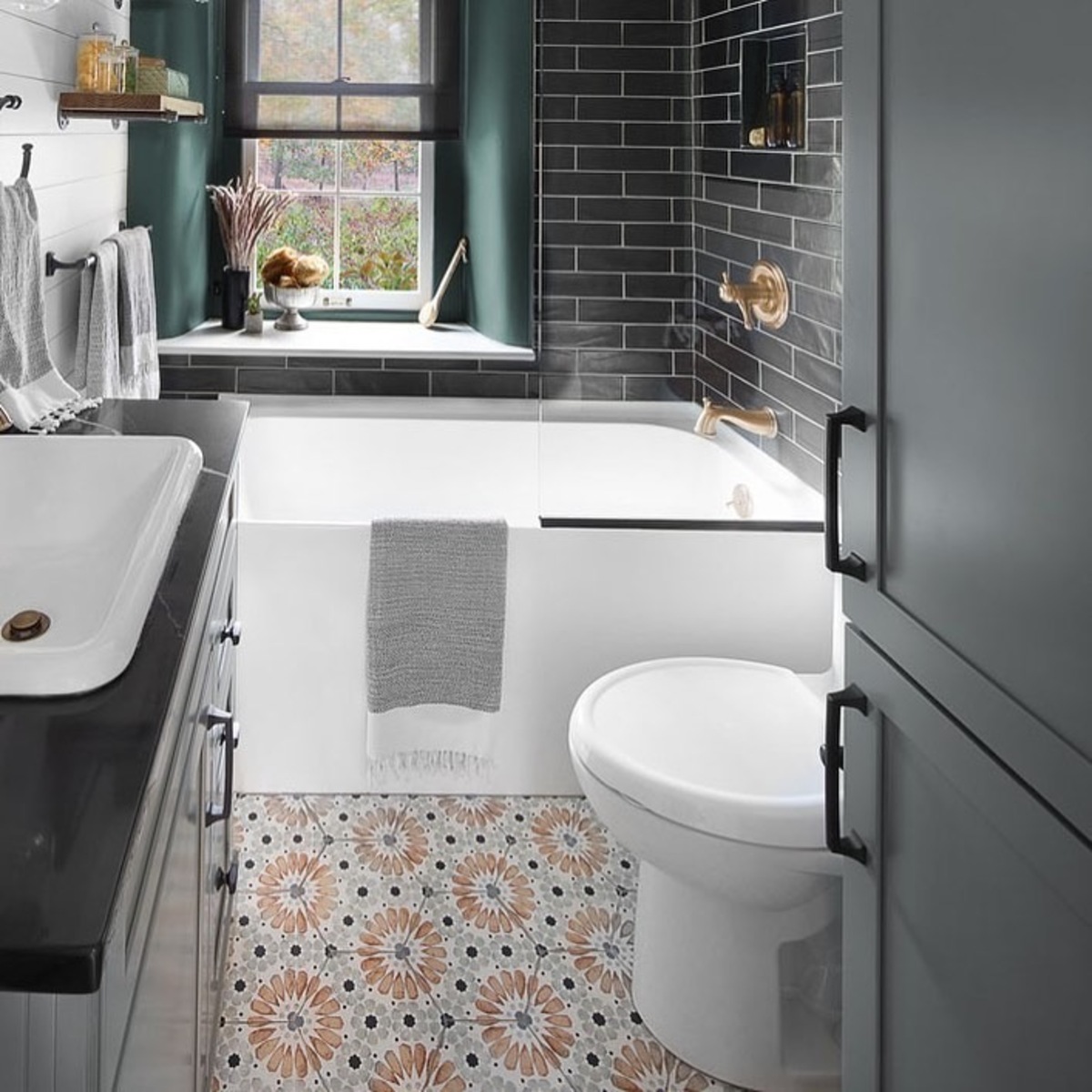 20 transformaciones de baños pequeños 19