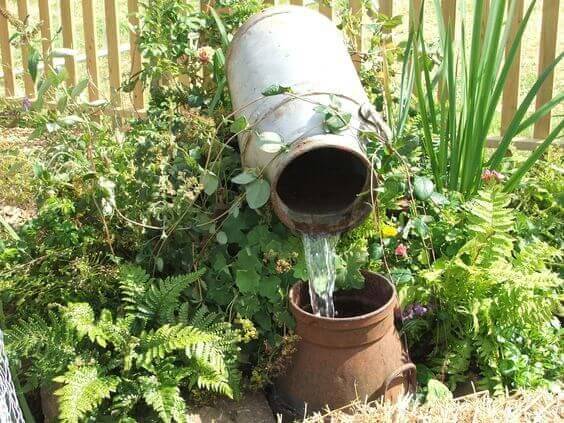 Una fuente de agua para exteriores DIY