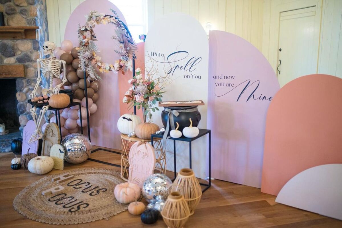 encantador rosa ideas de decoración de halloween 12