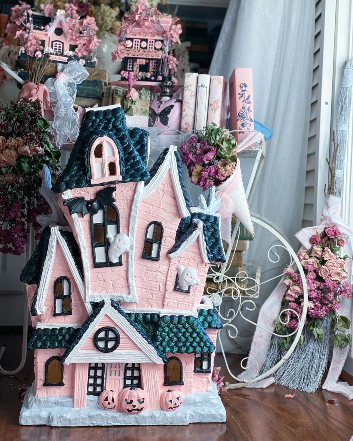 encantador rosa ideas de decoración de halloween 17