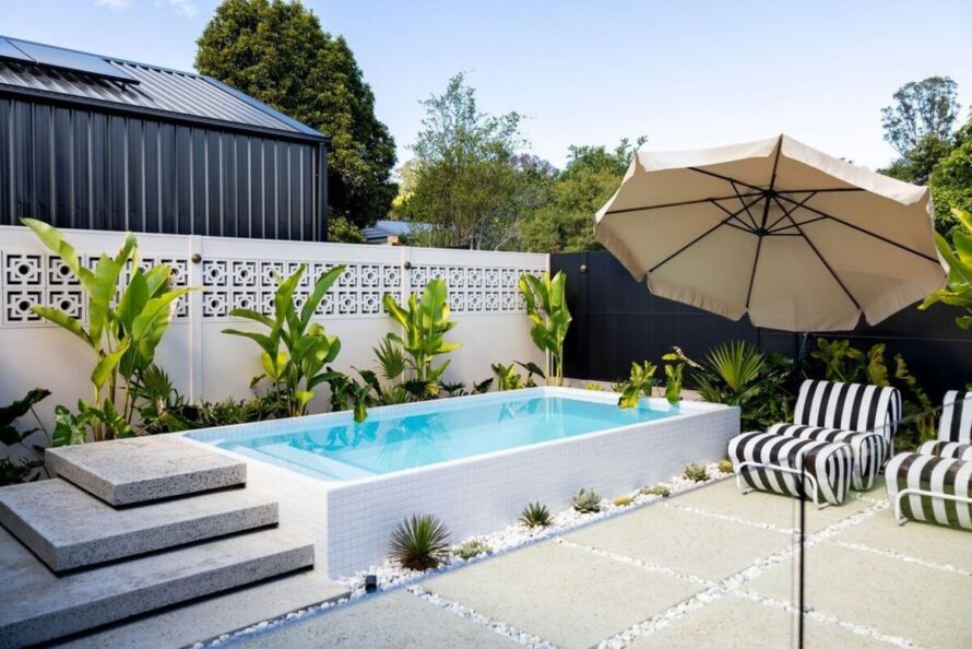 ideas creativas de paisajismo para piscinas elevadas 8
