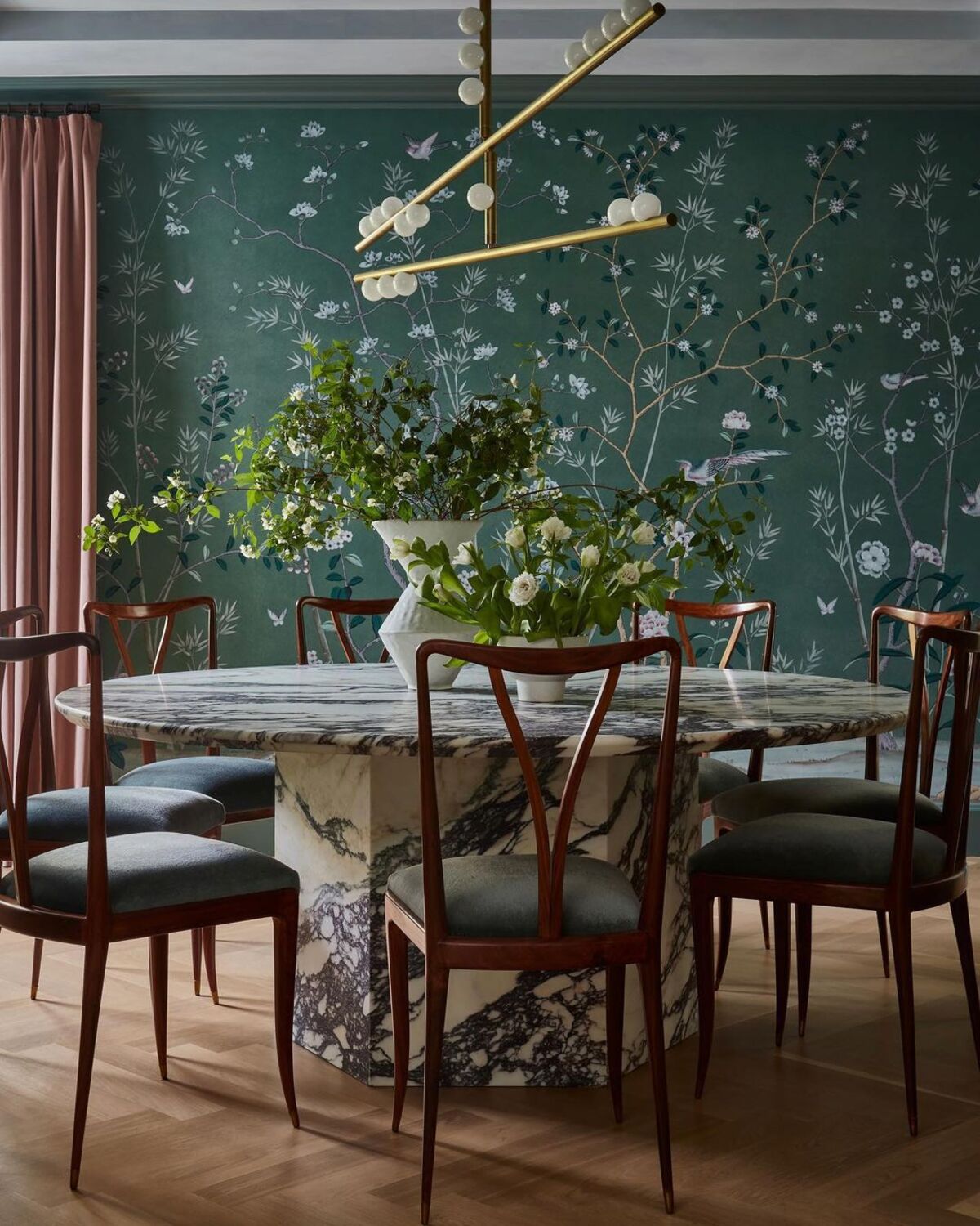 pared de acento verde oscuro 17