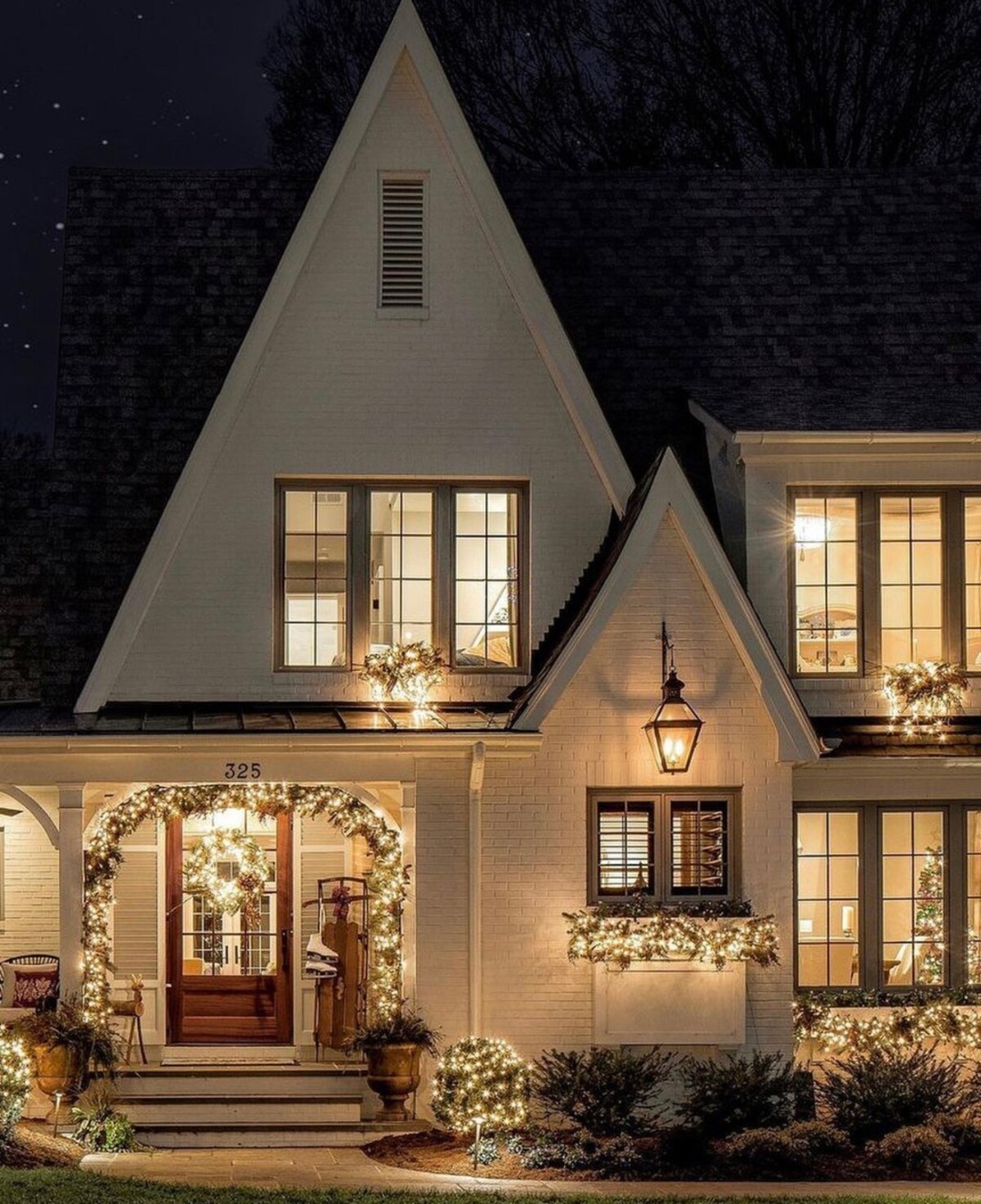 deslumbrantes ideas de decoración navideña para exteriores 20