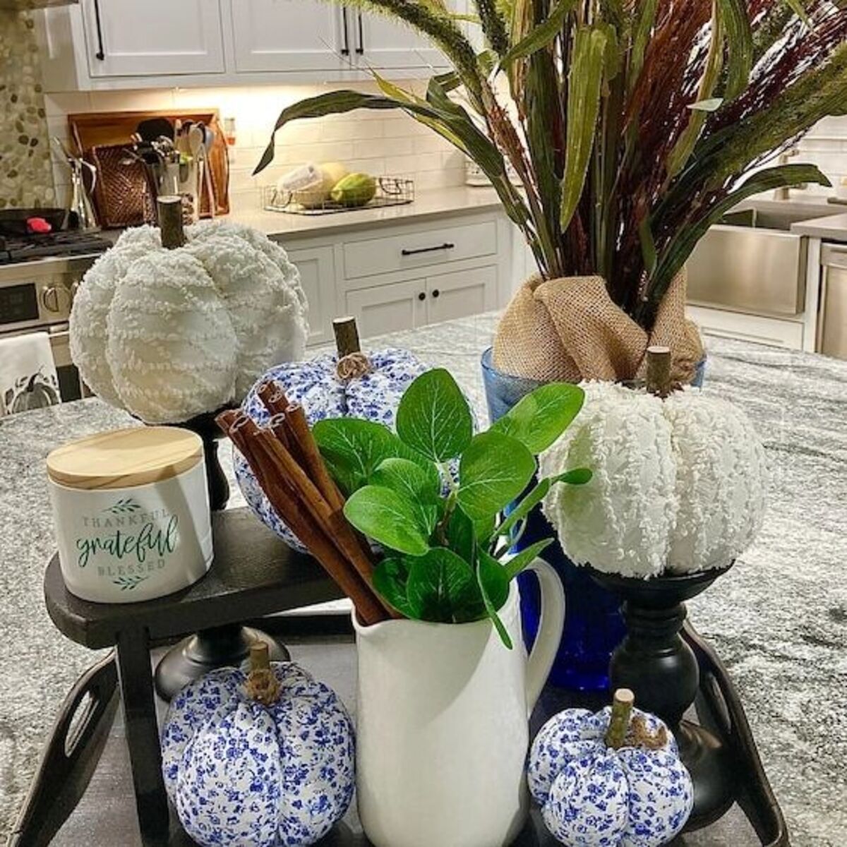 encantador otoño azul ideas de decoración 12