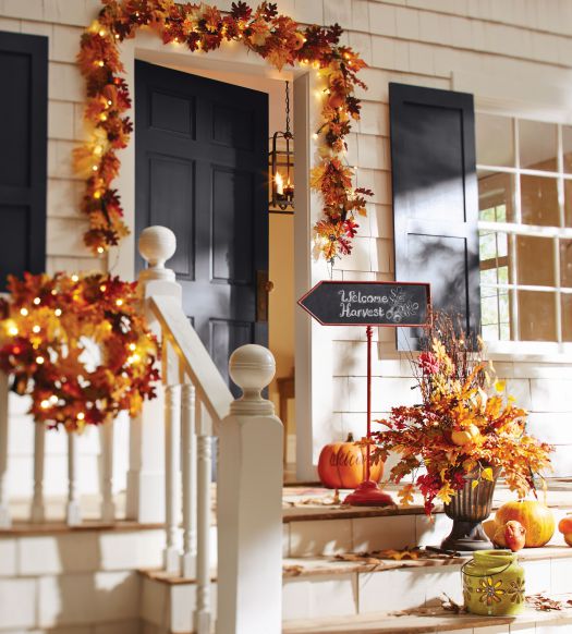Hojas de otoño para decorar el porche #frontdoor #porch #decor #falldecor #pumpkin #autumn #decoratingideas #homedecor #decorhomeideas