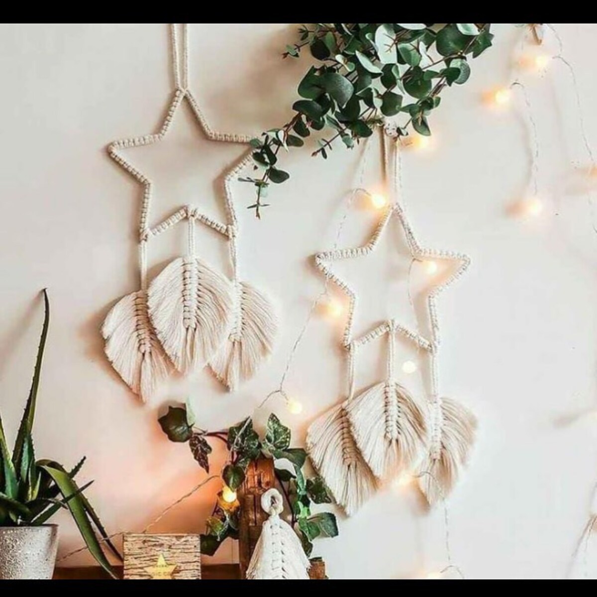 ideas festivas para decorar la pared en navidad 14