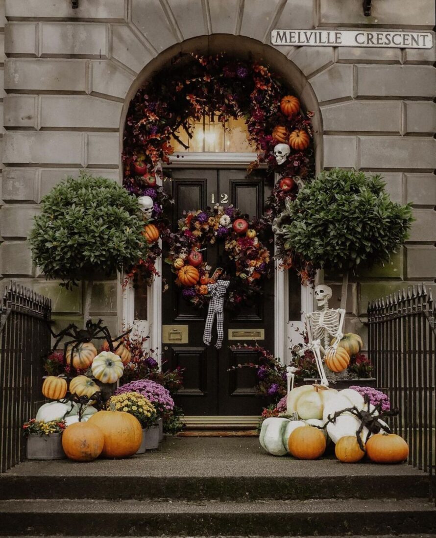 divertidas ideas de decoración de halloween al aire libre 4