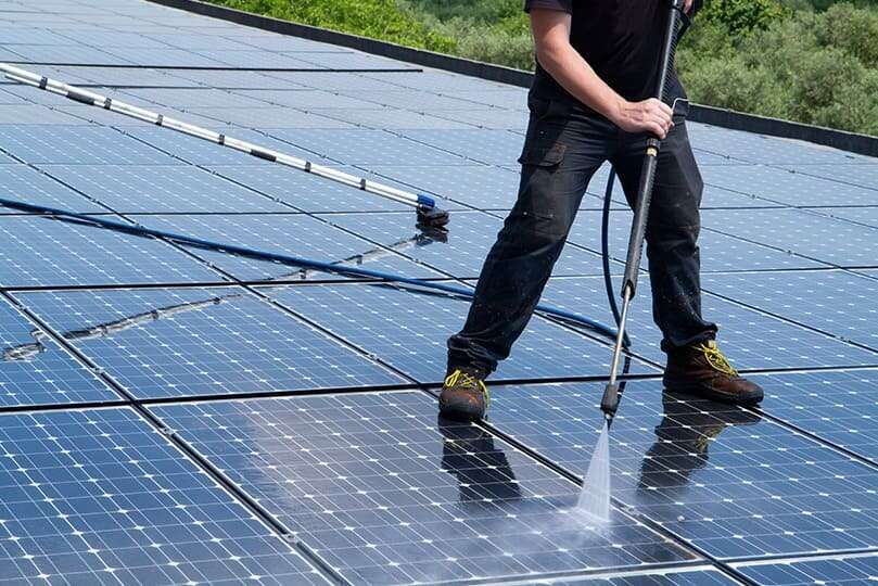 Limpieza de las placas solares
