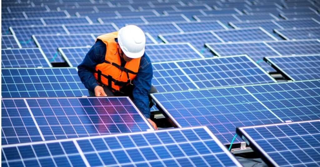 Normativa de mantenimiento de placas solares